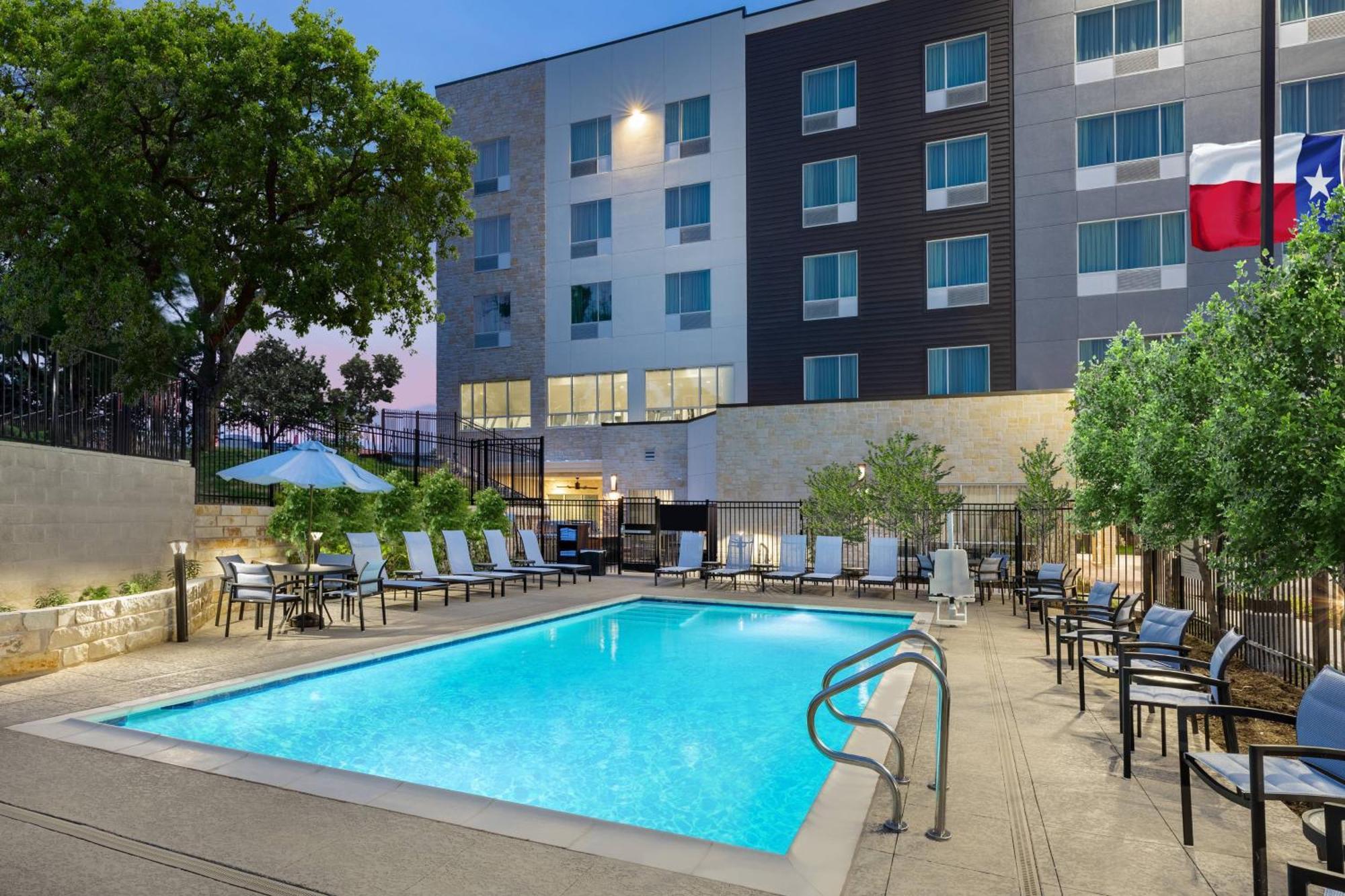 Towneplace Suites By Marriott Austin Northwest The Domain Area Exterior photo